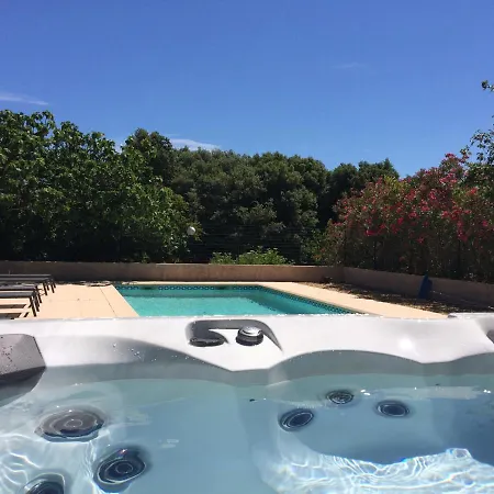 Castel Mireio Bed & Breakfast 2*
